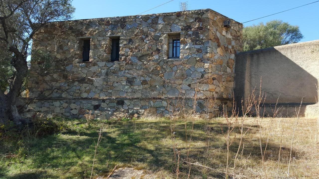 Farm stay Le Pailler 2p Et 3 Enfants Sous Le Tipi *